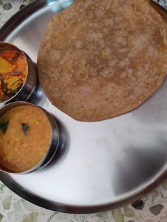 પૂરણ પોળી(Puran Poli Recipe In Gujarati) રેસીપી મુખ્ય ફોટો