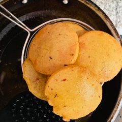 Mixed flour masala puri A picture of Mixed flour masala puri.