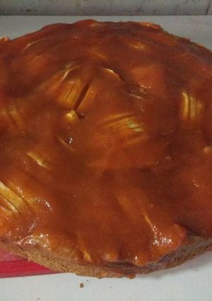 Una foto de Bizcocho integral con stevia de manzana y mermelada