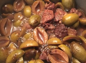 Hình của món Thịt kho trám xanh.