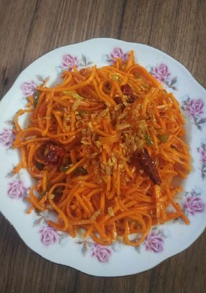 A picture of Burnt ChIlli Garlic Schezwan Noodles.