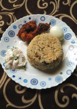 A picture of Thalappakatti Chicken Biryani.