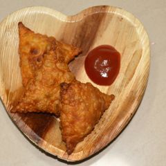 A picture of Chicken Samosa.