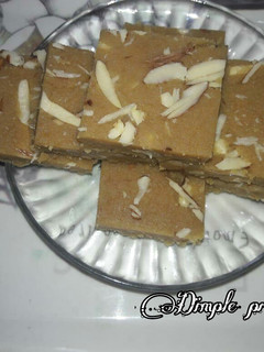 સુખડી (Sukhdi Recipe In Gujarati) રેસીપી મુખ્ય ફોટો