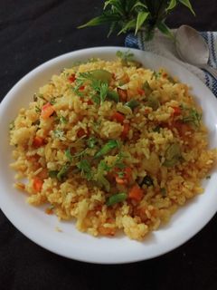 शेजवान फ्राइड राइस देशी तड़का (Fried rice desi tadka recipe in hindi) रेसिपी मुख्य फोटो