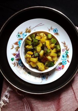 আলু ভেন্ডি ভাজা (aloo bhendi bhaji recipe in bengali) রেসিপির প্রধান ছবি