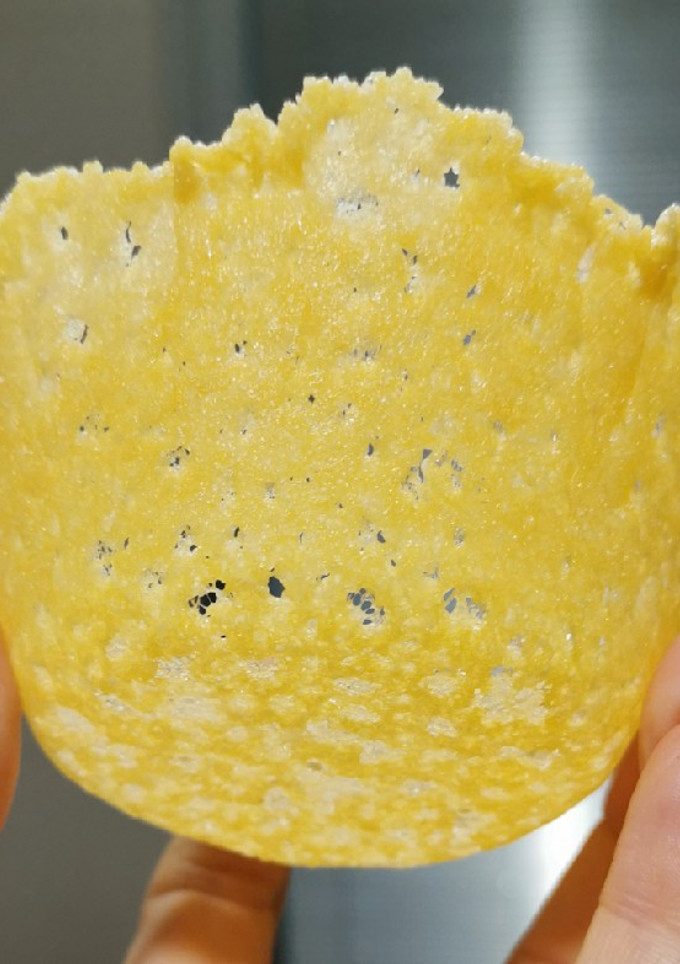 Una foto de Cestitas de parmesano
