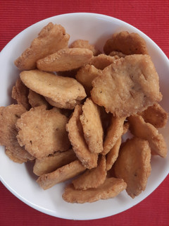 A picture of Wheat Mathri.