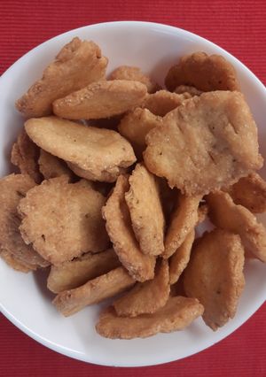 A picture of Wheat Mathri.
