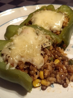 Una foto de Morrón relleno de lentejas