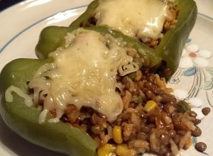 Una foto de Morrón relleno de lentejas