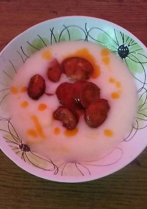 Új krumplifőzelék, sült kolbásszal recept fotója