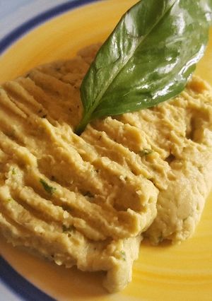 Foto di Hummus al basilico (senza aglio)