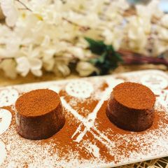 A picture of Persimmon choco pudding.