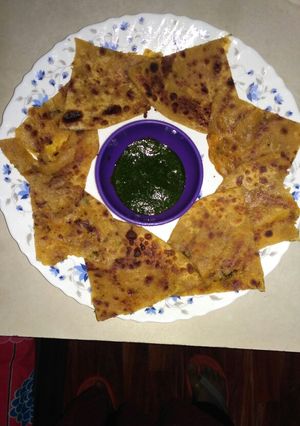 A picture of Aalu ke paranthe.