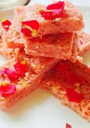 A picture of Coconut rose barfi.