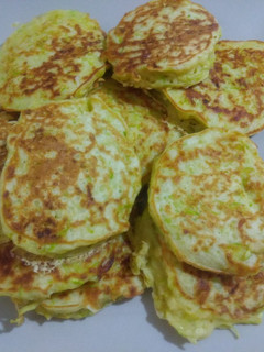 Una foto de Tortitas de calabacín 🤤