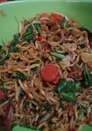 Foto resep Mi goreng sosis toge pedas