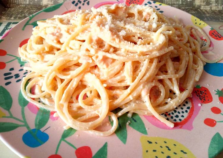 Espaguetis a la carbonara con salmón ahumado Receta de Evita- Cookpad