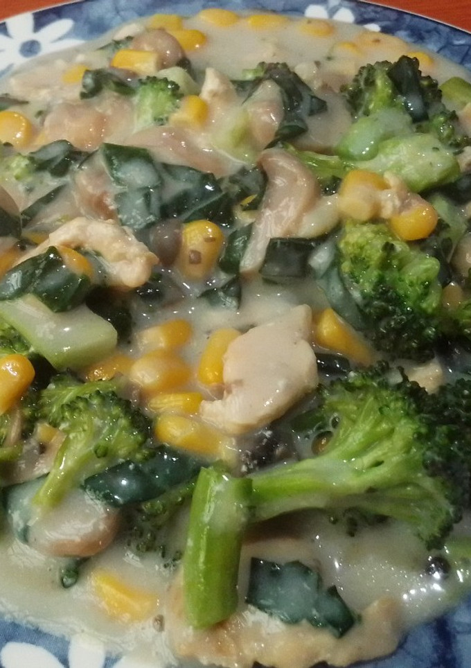 Una foto de Crema de Champiñones (Lata) con verduras