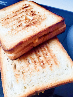 आलू सैंडविच (aloo sandwich recipe in Hindi) रेसिपी मुख्य फोटो