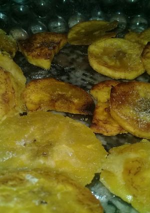 Una foto de Chifles y patacones
