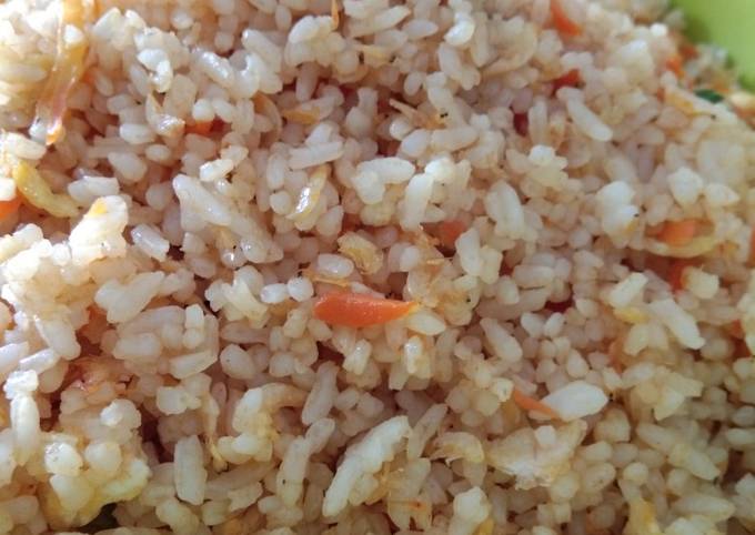 Nasi goreng ebi wortel