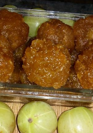 A picture of Amla ladoo.