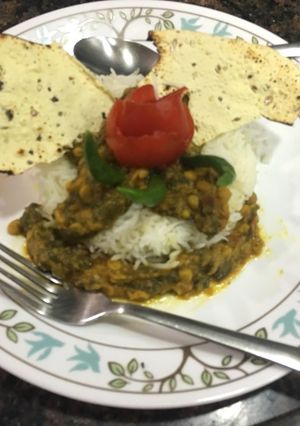 A picture of Sindhi saibhaji chawal (dal palak).