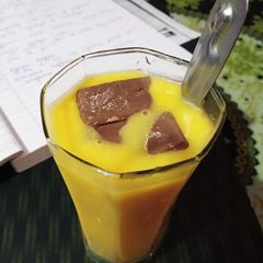 Mango lassi A picture of Mango lassi.