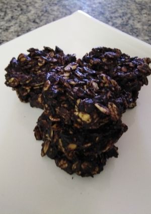 รูปของ NO-BAKE Chocolate Oat Cookies | คุกกี้โอ๊ตช็อกโกแลต ฉบับไม่ง้อเตาอบ