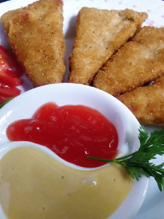 A picture of Chicken triangles with honey mustard sauce #mystablefoodcontest.