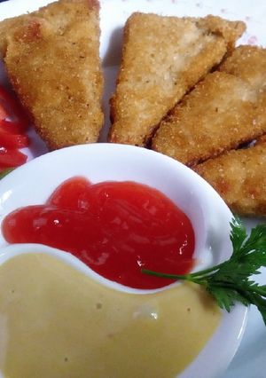 A picture of Chicken triangles with honey mustard sauce #mystablefoodcontest.