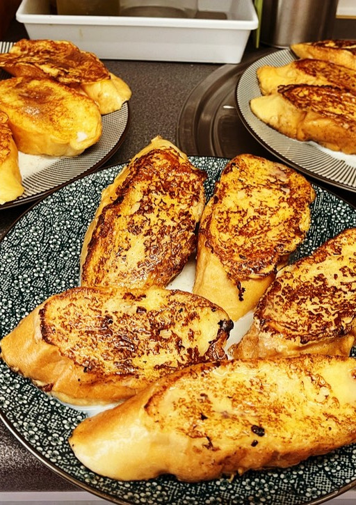 Una foto de Trilogía de torrijas: canela y naranja, avainilladas y sabor donut 😱😱😱 (sin lactosa)