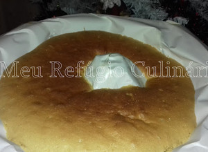 Foto de Pão-de-Ló Tradicional em Forma de Barro
