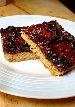 ~ Szilvás lepény chia maggal és tápióka gyöngyökkel ~ recept fotója