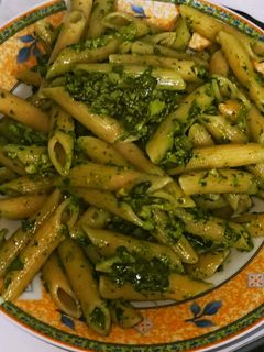 Une photo de Pesto aux fanes de céleri 🥬