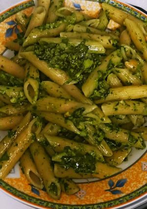 Une photo de Pesto aux fanes de céleri 🥬