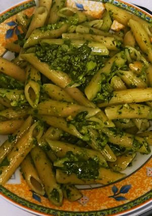 Une photo de Pesto aux fanes de céleri 🥬
