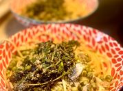 Une photo de pesto champignons