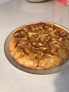 Una foto de Tortilla de patatas con cebolla