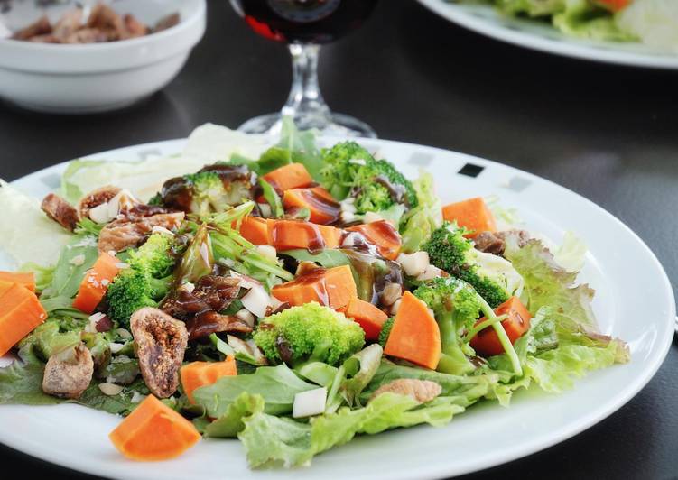 Simple Way to Prepare Any-night-of-the-week Salad with figs, sweet potatoes and broccoli