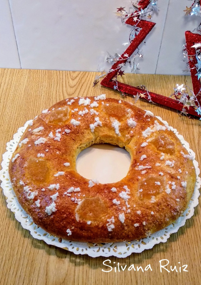 Una foto de 182.👑👑👑Roscón de Reyes con 3 levados🍩