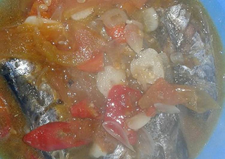 Ikan pindang bumbu tomat (Sarden)