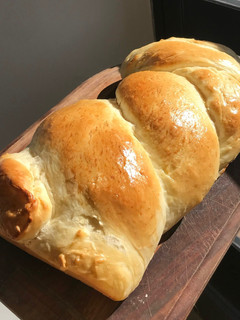 Una foto de 🍞 Pan trenzado bien mantecoso