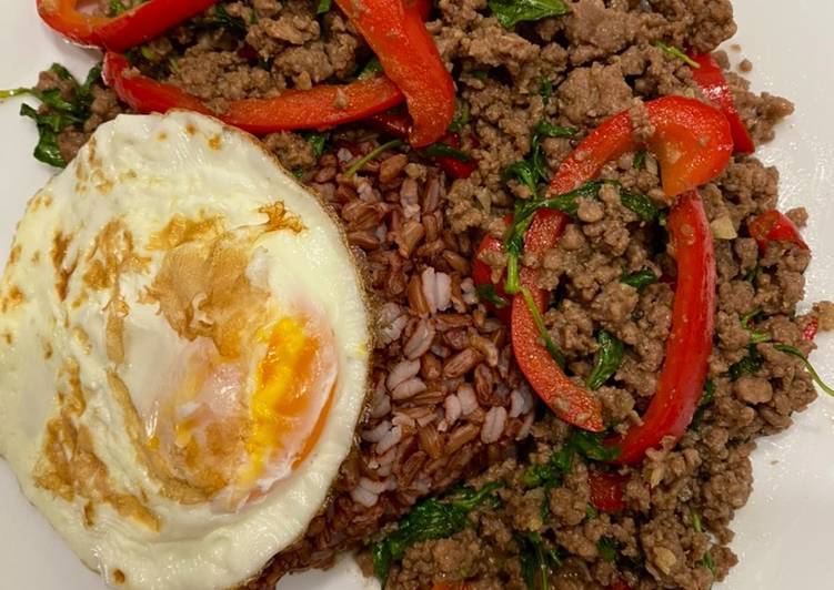 Langkah Mudah untuk Menyiapkan Thai basil beef (pad gra prow) Anti Gagal