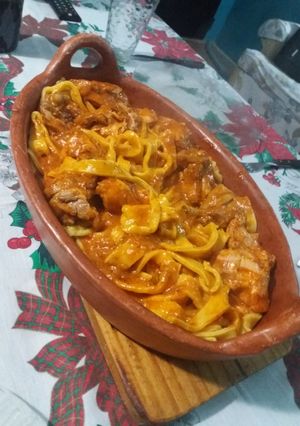 Una foto de Pappardelles de Calabaza con salsa Rosa!