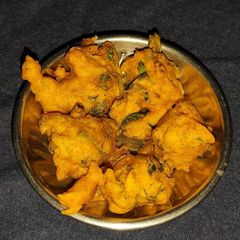 A picture of Palak pakoda.