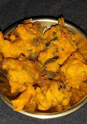 A picture of Palak pakoda.