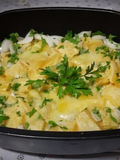 Une photo de Frites omelette au fromage 😋